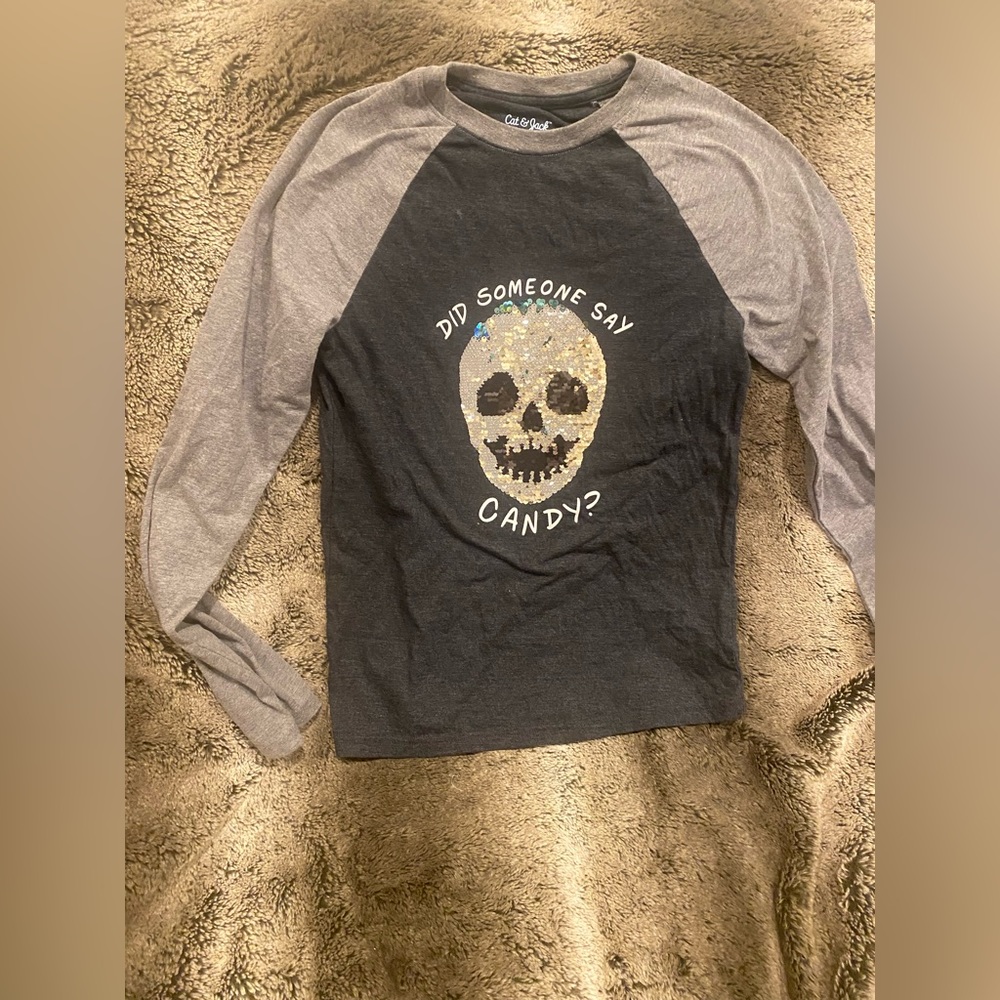 Last call!!!!! Color changing sequin skull long sleeve shirt. Kids size L